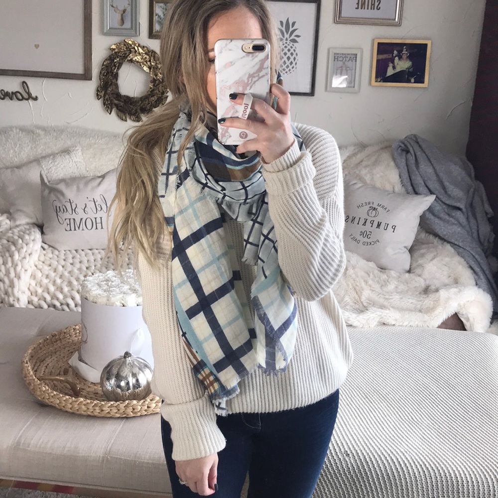 Two sided plaid scarf